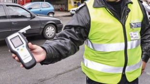 Пловдивските полицаи арестуваха пиян шофьор след сигнал на гражданин Съвестният