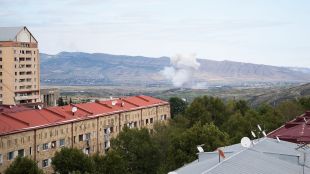 Никола Пашинян свика Съвета за сигурност Армения призова руските миротворци да