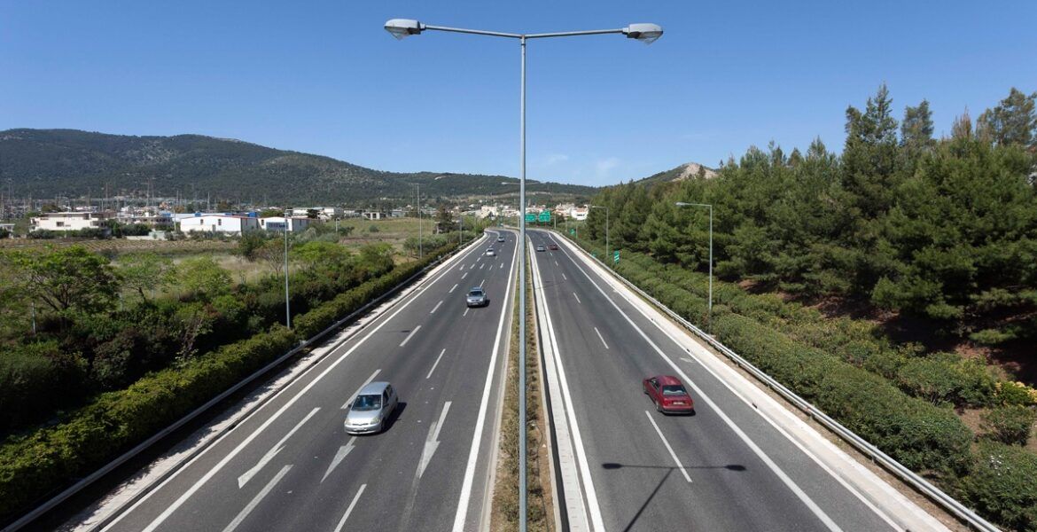 Отвориха за движение националната магистрала Атина-Солун, която беше затворена поради