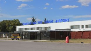 Български гражданин е задържан на сръбското летище Константин Велики в