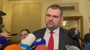 Депутатът от ДПС Делян Пеевски коментира решението да внесат сигнал