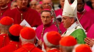 Синод във Ватикана е призван да реформира светата институцияСред темите