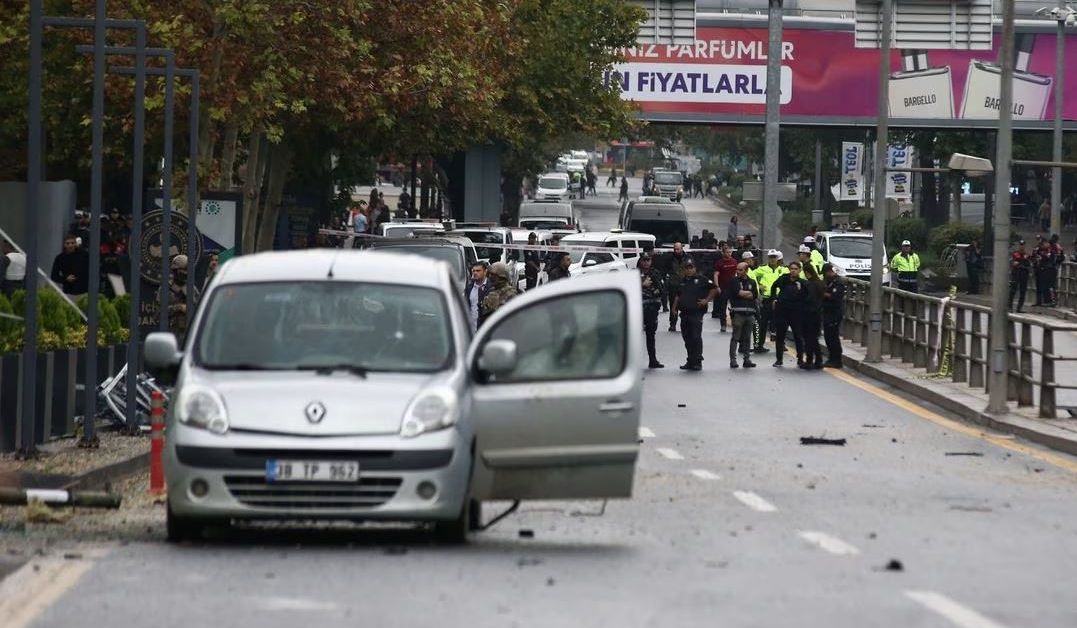 В атентата са ранени двама полицаиЕрдоган: Ще продължим с решителност