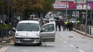 Камикадзе взриви бомба пред МВР в Анкара (обзор)