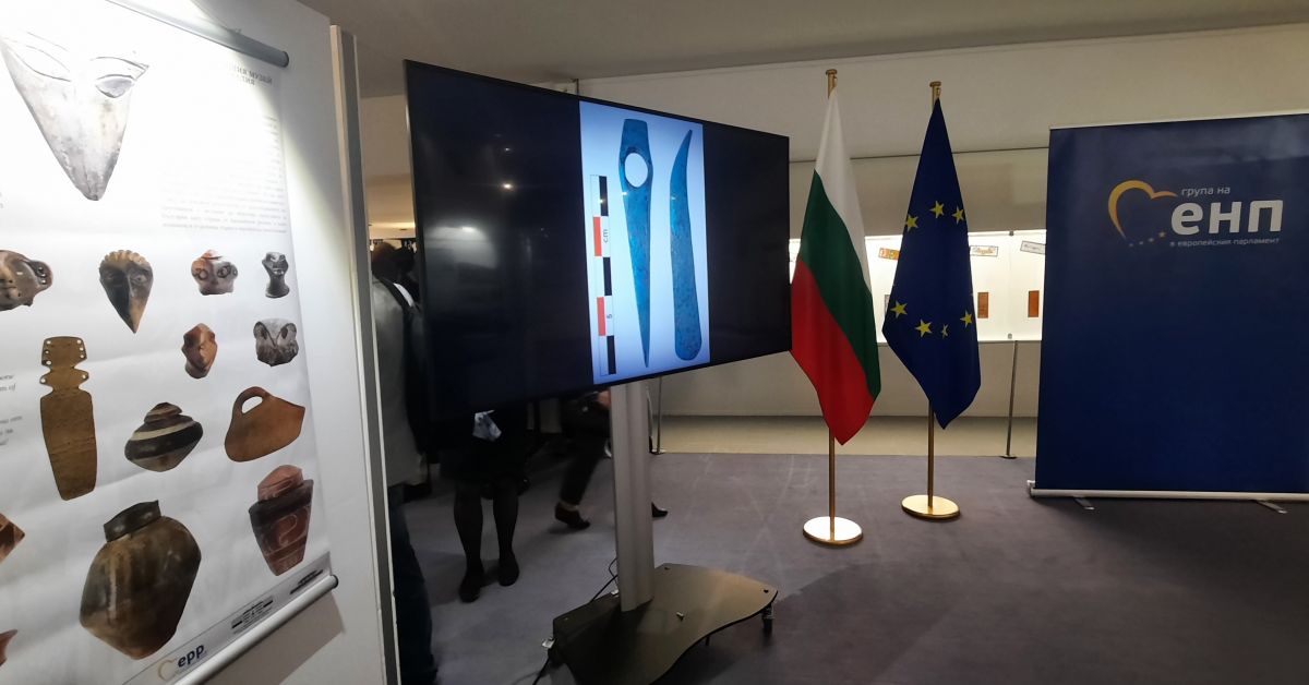 Откриха изложба на Провадия-Солницата, организирана от евродепутата Емил РадевЩе мобилизираме