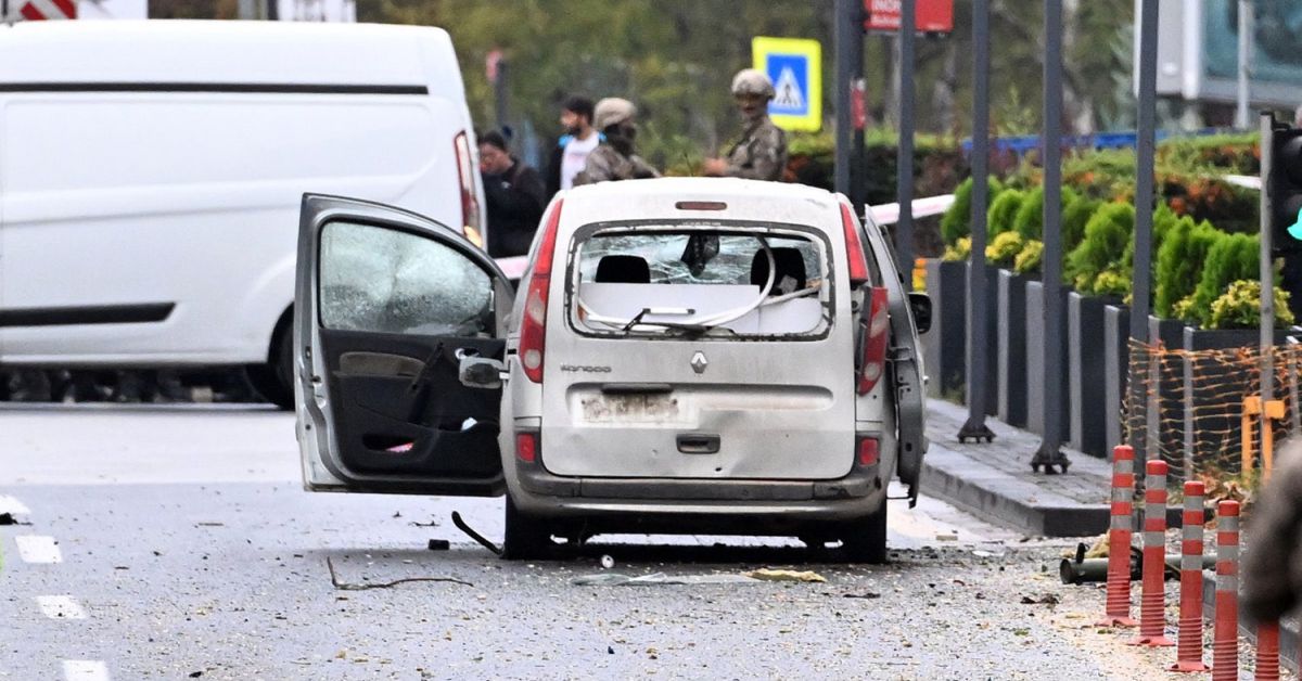 Самоубийствен бомбен атентат бе извършен днес пред министерството на вътрешните