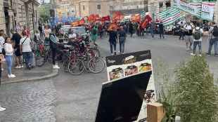 Италианските синдикати се мобилизираха срещу дясноцентристкото правителство на премиерката Джорджа