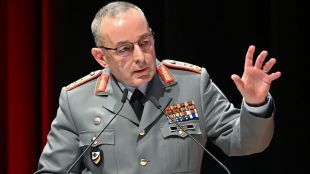 Началникът на германската армия генерал Карстен Бройер предупреди че войната