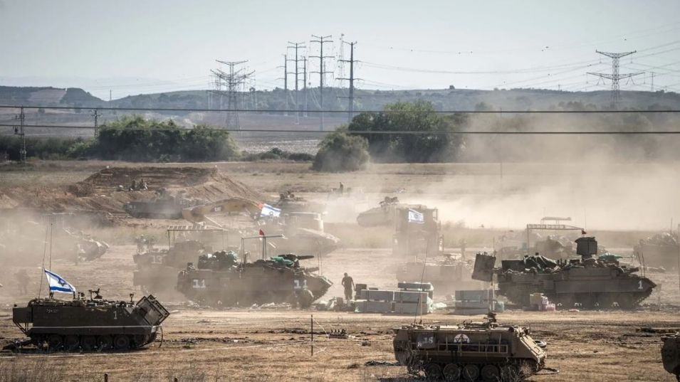 Израелската армия каза днес, че е поразила повече от 12