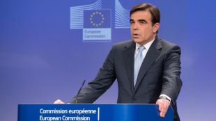 Заместник председателят на Европейската комисия Маргаритис Схинас каза че действащите правила