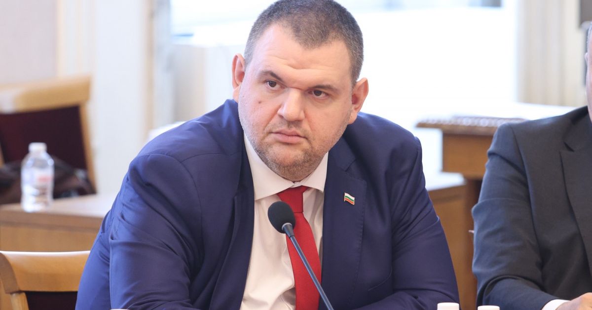 Делян Пеевски стана съпредседател на парламентарната група на ДПС. Той