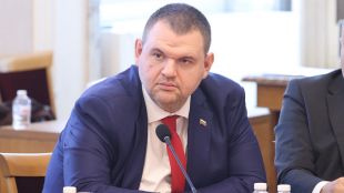 Делян Пеевски стана съпредседател на парламентарната група на ДПС Той