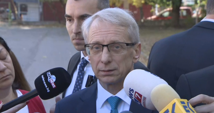 Премиерът Николай Денков обясни пред БНР, че би напуснал поста