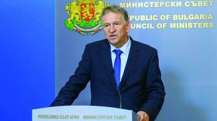 Заради конфликт на интересиБившият служебен министър на здравеопазването Стойчо Кацаров