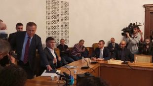 В 16 часа започна изслушването на Борислав Михайлов в парламентарната