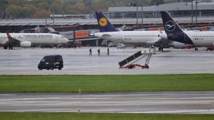 Заложническата криза на летището в Хамбург приключи Мъжът беше арестуван