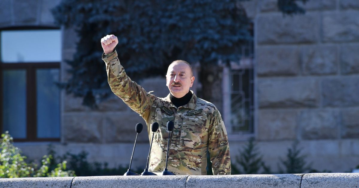 Според Илхам Алиев, Париж насърчава реваншистки сили в Армения и