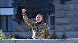 Според Илхам Алиев Париж насърчава реваншистки сили в Армения и