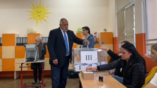 Централната избирателна комисия съобщи че изборният ден към 17 00 ч