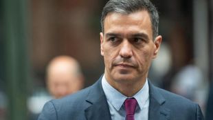 Разследват съпругата на испанския премиер за търговия с влияние