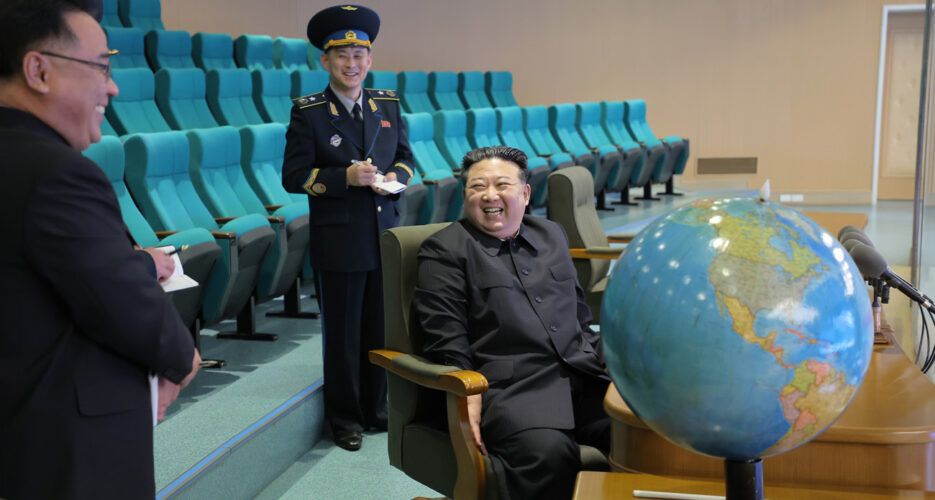 Севернокорейският лидер Ким Чен-ун получи снимки на Белия дом, на