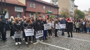 Земеделци и животновъди излязоха на протест Браншови организации искат оставката