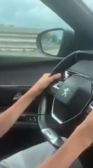 Жена твърди че синът ѝ е бил накаран да кара