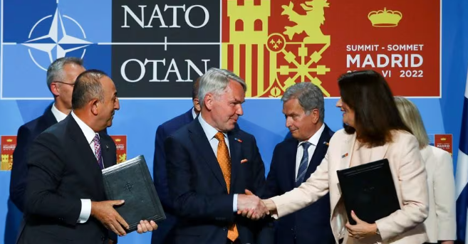 Турция е информирала НАТО, че няма да приключи  ратификацията на