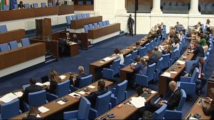 Парламентът събра кворум от 124 депутати от втория път на
