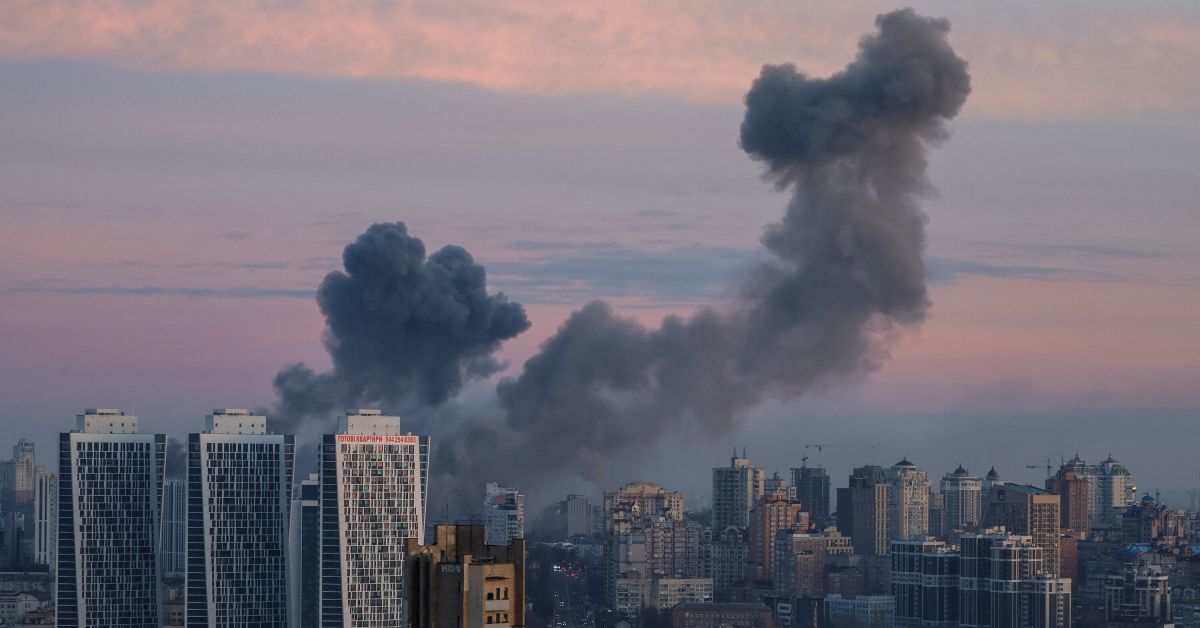 Русия нанесе въздушен удар по Киев рано в неделя, а