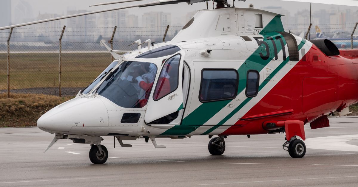 Управляваният от Снежанка хеликоптер кацна днес в авиобазата на Гранична