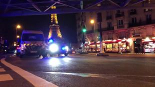 Радикален ислямист нападна минувачи в центъра на Париж, има жертва и ранени (ВИДЕО)