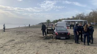 Луксозен автомобил с украинска регистрация заседна на Северния плаж в Бургас