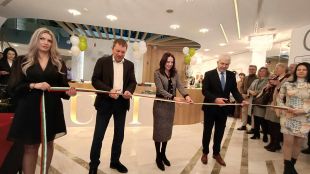 С питка и водосвет днес бе открита новата болница Уни