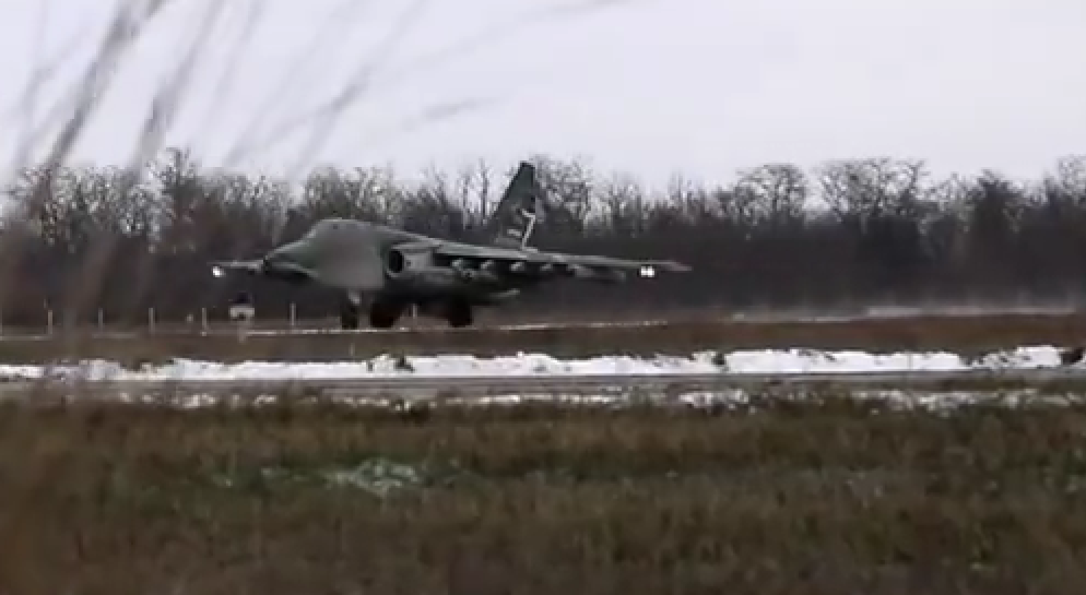Екипажи на Су-25 на Въздушно-космическите сили (ВКС) на Русия нанесоха
