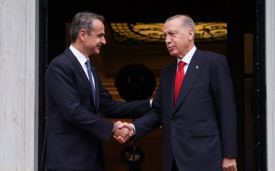 Гръцкият премиер Кириакос Мицотакис и турският президент Реджеп Тайип Ердоган