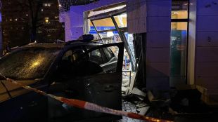 Кола се вряза в магазин в София Инцидентът е станал