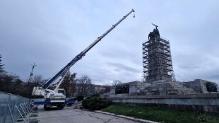 Започна подготовката за демонтаж на паметника на Съветската армия в