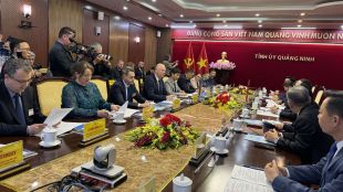 Председателят на парламента Росен Желязков ще награди шестима виетнамци приятели