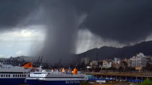 В Гърция беше наложена забрана за плаване от пристанищата Пирея