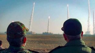 Иран нанесе масиран въздушен удар с ракети и дронове по