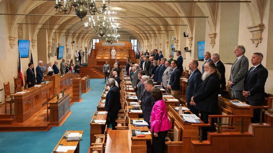 Членовете на горната камара в чешкия парламент - Сената -