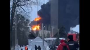 Пожар избухна в петролна база в град Клинци руската Брянска