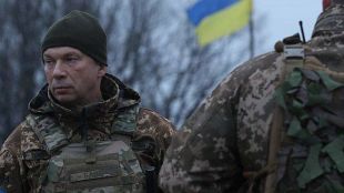 Украински военнослужещи дадоха на новия главнокомандващ на украинските въоръжени сили