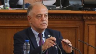 Премиерът Димитър Главчев избяга от изслушването в парламента Това заяви