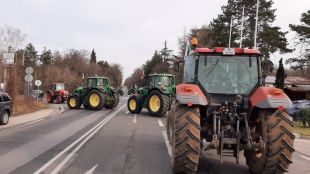 Протестиращите земеделци затвориха автомагистрала Тракия в района на Стара Загора