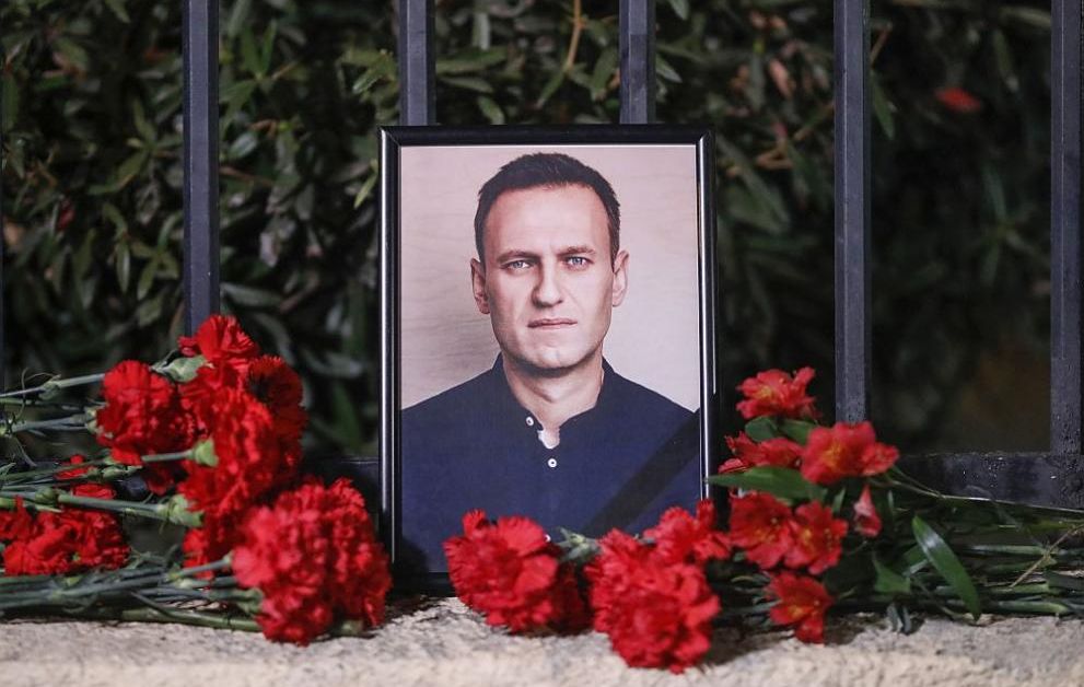 Тялото на руския опозиционен лидер Алексей Навални, който почина внезапно