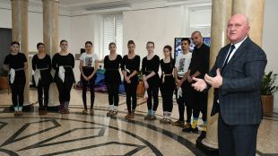 Интегративен урок по български танци английски език биология и здравно