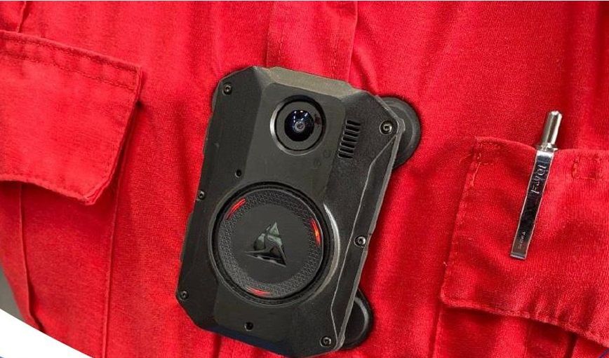 Парамедици настояват за боди камери, за да се записват посегателства