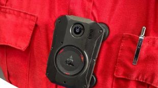 Парамедици настояват за боди камери за да се записват посегателства